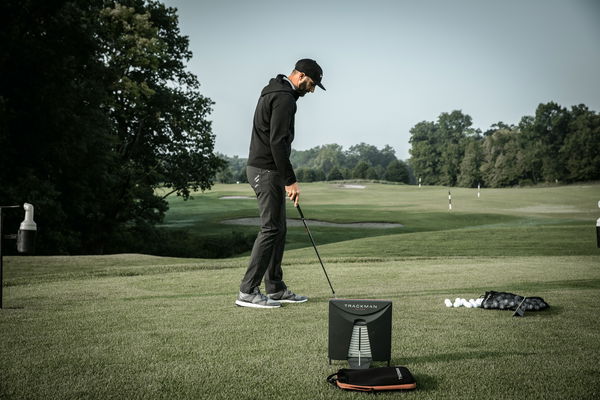 Eddie Pepperell signs with Bettinardi